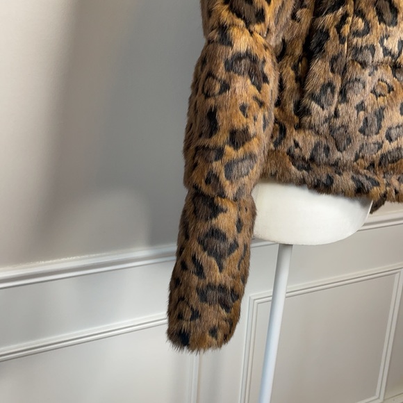 Abercrombie &Fitch leopard faux fur mini puffer.  NWT - Picture 3 of 11